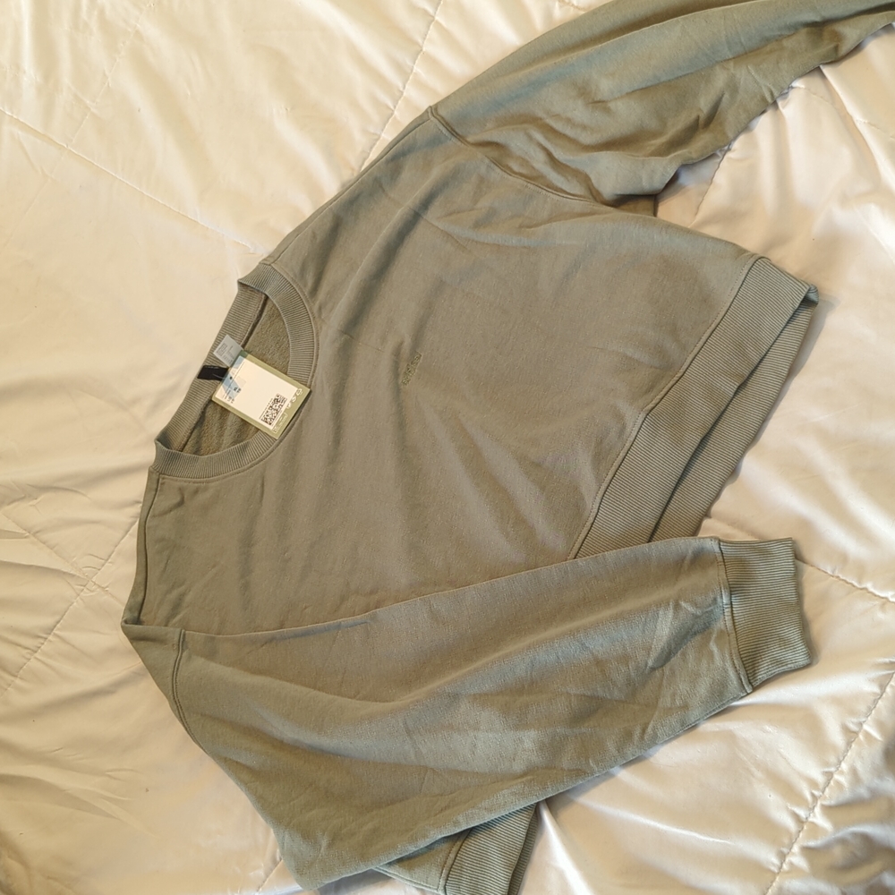 NWT, XL, H&M divided cropped sweatshirt, sage green.